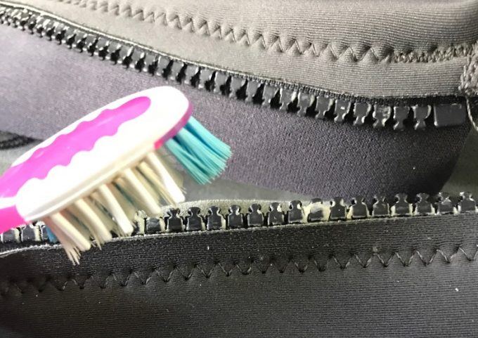 Remove accumulated dirt to prevent zippers from wearing out