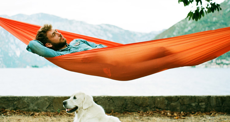 Sleep-using-a-separate-hammock