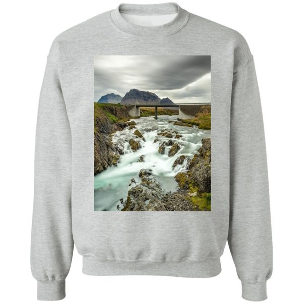 beautiful scenic with river - wildernessscenery sweatshirt