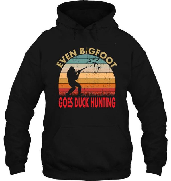 bigfoot duck hunting tshirt mode shoot em in the peckar t-shirt hoodie