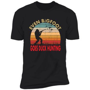 bigfoot duck hunting tshirt mode shoot em in the peckar t-shirt shirt