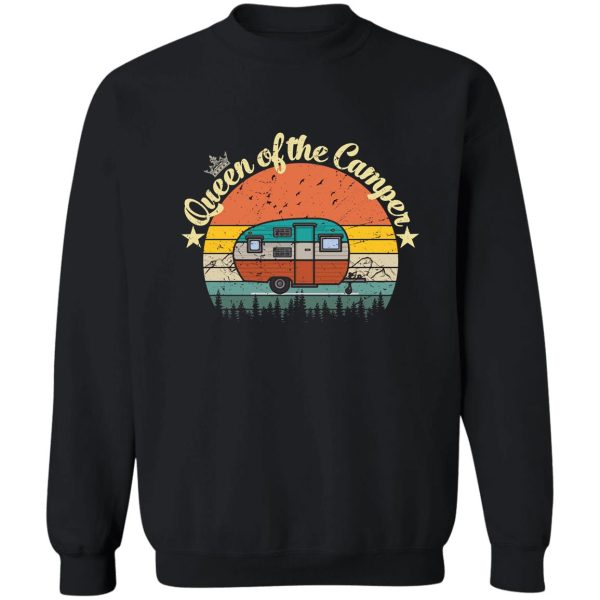 queen of the camper - vintage funny rv camper sweatshirt