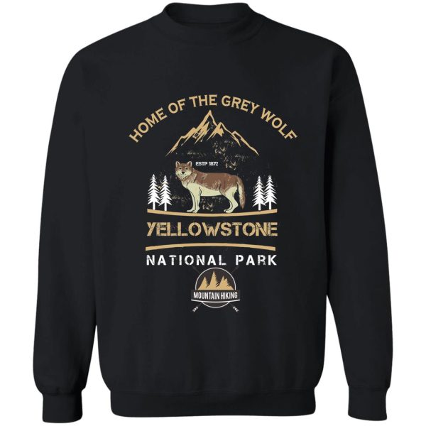 yellowstonenational park grey wolf - vintage sweatshirt